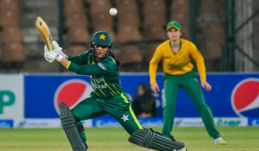 BISMAH MAROOF VS SA WOMEN TEAM