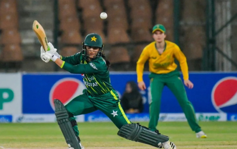 BISMAH MAROOF VS SA WOMEN TEAM