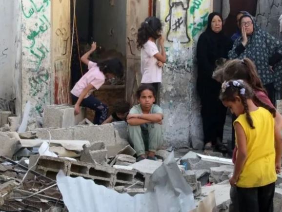 غزہ میں اسرائیلی بمباری جاری: 72 فلسطینی جاں بحق، متاثرین بے گھر