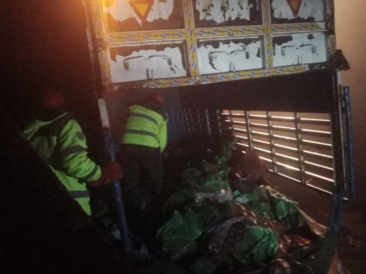 سرگودھا میں مزدا ٹرک الٹ گیا 14 افراد کی جان چلی گئی